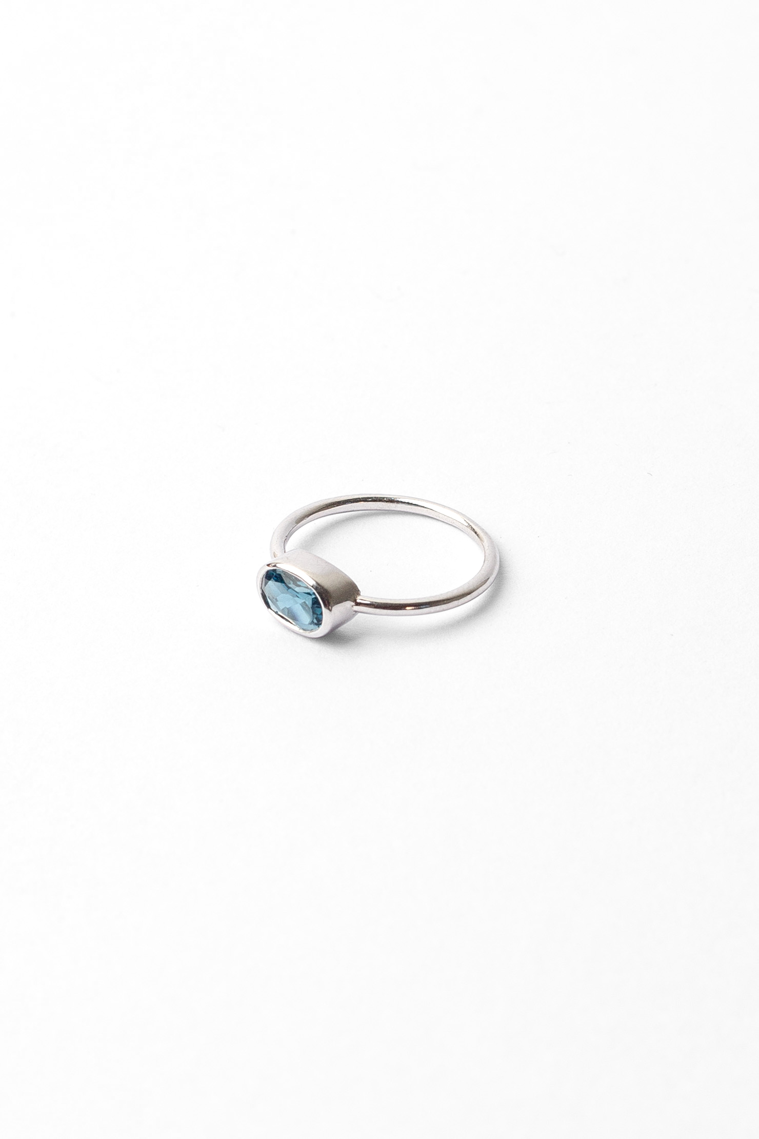 Anel stone oval | topázio london